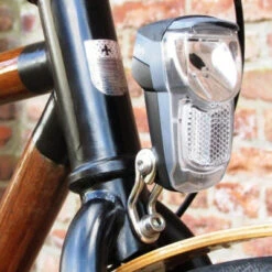 Busch-mueller Feu Sur Fourche Vélo Chargement USB IQ Eyro Busch And Muller -Vélo Équipement Magasin feu sur fourche velo chargement usb iq eyro busch and muller full 4