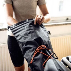 Sacoche De Selle étanche Noir Mat Bikepacking Ortlieb 14 Sacoche De Selle étanche Noir Mat Bikepacking Ortlieb -Vélo Équipement Magasin sacoche de selle etanche noir mat bikepacking ortlieb full 5